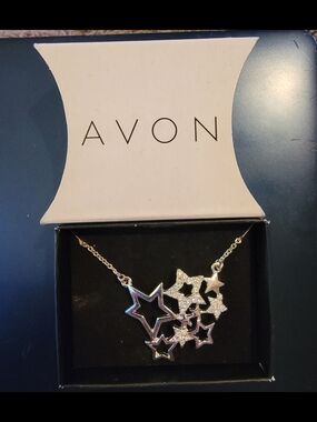 AVON Silver Tone Star Cluster Necklace